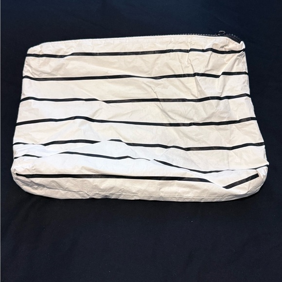 ALOHA Collection Cream and Black Striped mid pouch - Picture 2 of 3